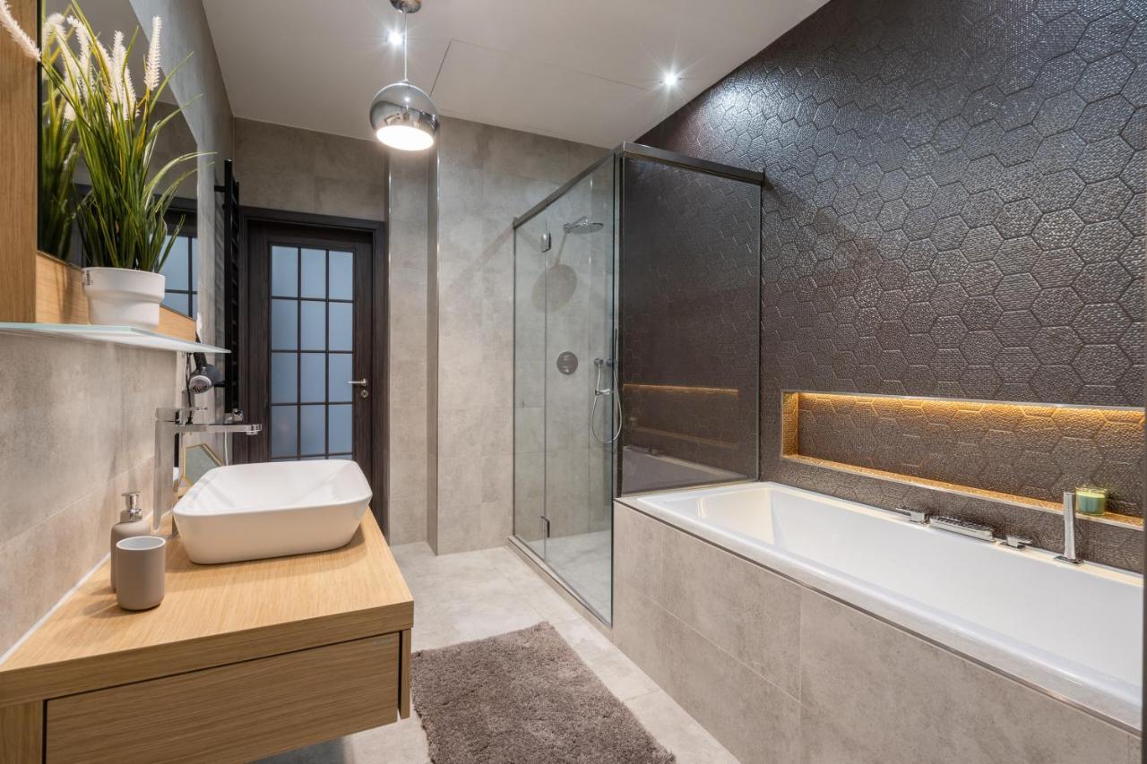 Buenos Boutique - A/C, 2 Bathrms, Amazing View Apartment Budapest Ngoại thất bức ảnh